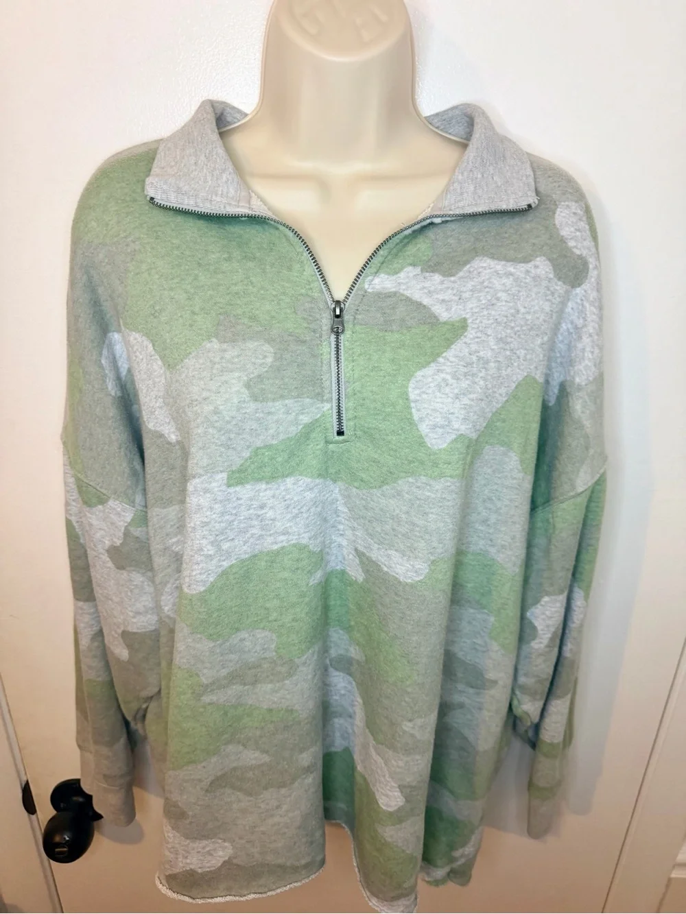 Aerie Large Sage Green Camo Half Zip Pullover Sweatshirt Oversized L
